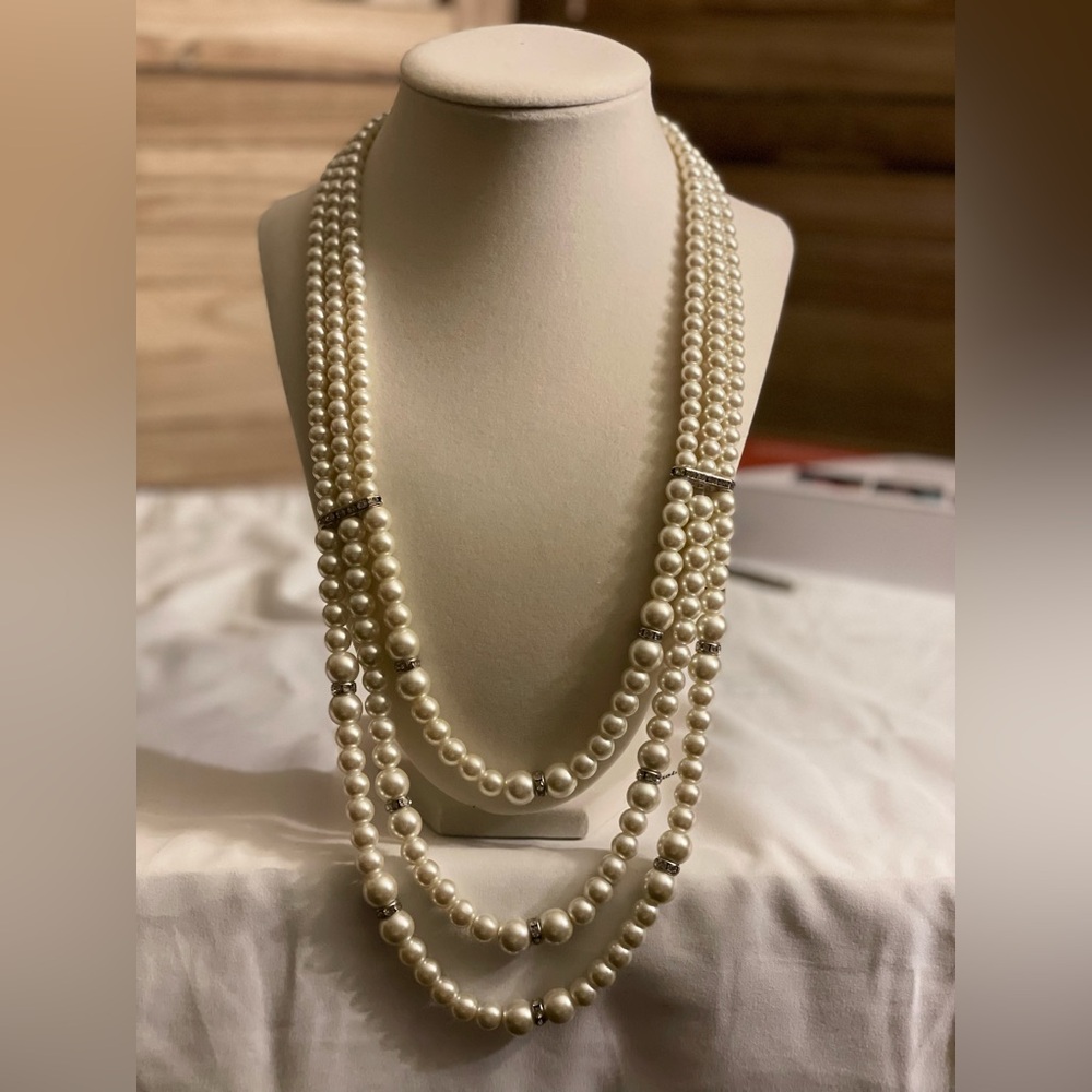 Elegant Pearl Necklace